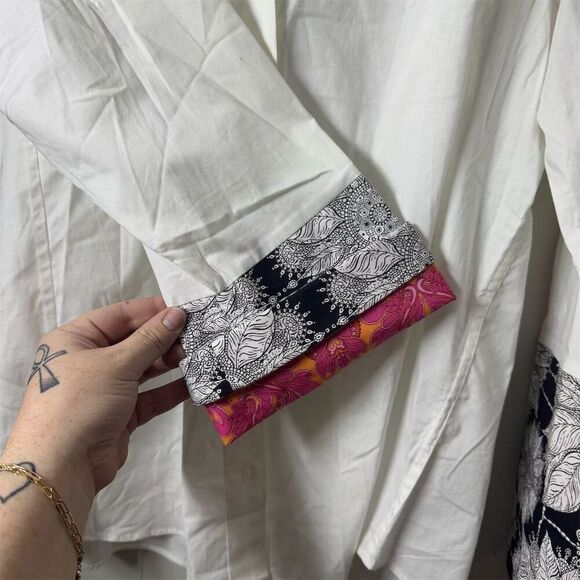 Pearly Vine Women's 2XL White Button-Up Shirt with Sleeve Details - Picture 5 of 8